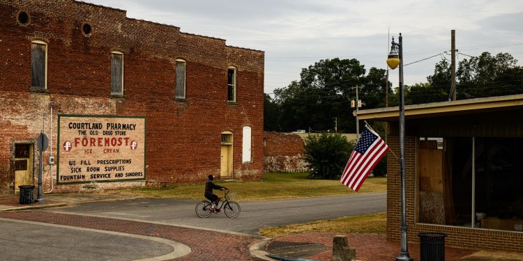 Quan chức Fed Kashkari hoan nghênh sự chậm lại của thị trường việc làm nhưng chưa thấy dấu hiệu chấm dứt đợt tăng lãi suất