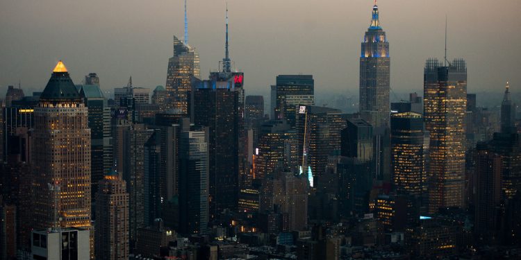 Công ty bất động sản gặp khó khăn SBB đối mặt với yêu cầu trả nợ trái phiếu