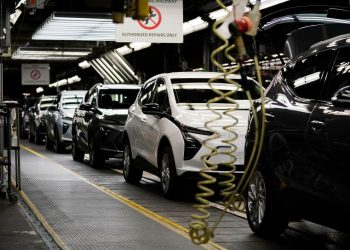 Công ty GM cắt giảm hơn 1.300 việc làm tại hai nhà máy ở Michigan