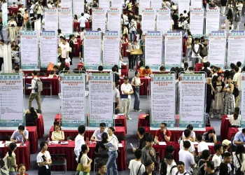 Chuyên gia hàng đầu nhận định: Nền kinh tế Trung Quốc sẽ tiếp tục giảm tốc do thiếu động lực tăng trưởng rõ ràng trong nhiều năm tới