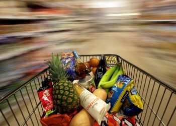 Giá cả hàng hóa ở Anh giảm xuống mức thấp nhất trong hơn một năm qua