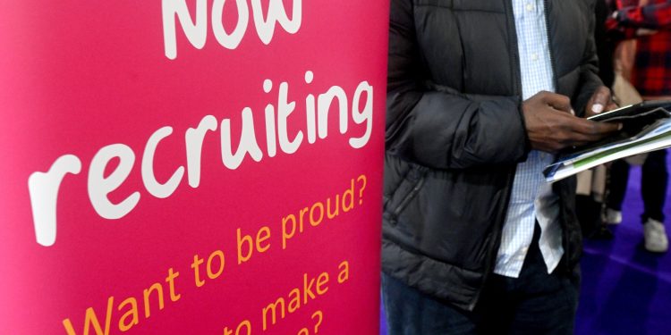 Lợi nhuận của các công ty Anh năm ngoái vượt quá mức đỉnh của cuộc khủng hoảng tài chính năm 2008