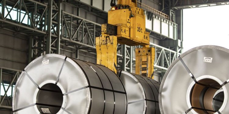 Nhu cầu hàng hóa của Trung Quốc vẫn kiên cường bất chấp sự sụt giảm của nhà máy