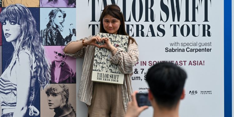 Tour diễn “Eras” của Taylor Swift thúc đẩy các nhà kinh tế nâng cấp dự báo GDP cho Singapore