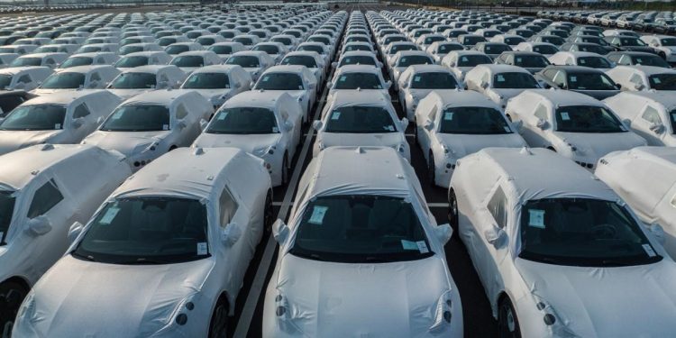 Biden Sẵn Sàng Áp Thuế Đối Với Ô tô Điện Trung Quốc và Các Lĩnh Vực Chiến Lược