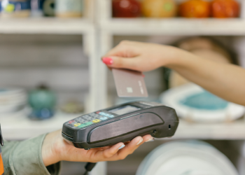 Tại sao mọi doanh nghiệp nhỏ nên xem xét thanh toán không tiếp xúc thông qua POS của họ