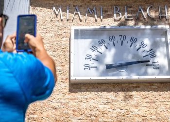 Thế giới nối dài chuỗi kỷ lục nhiệt độ tháng thứ 11 liên tiếp