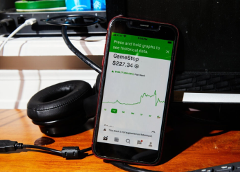 “Quỹ Phòng Hộ Cổ Phần GameStop và Đặt Cược Cổ Phiếu Meme: Renaissance Technologies Và Các Chiến Lược Đầu Tư Của Họ”