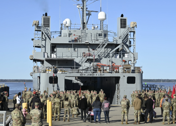 “Quân Đội Mỹ Lắp Đặt Bến Cảng Nổi Cho Dải Gaza Để Vận Chuyển Viện Trợ Nhân Đạo”.