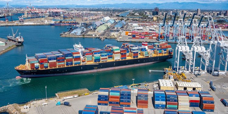 Giám đốc điều hành Cảng Long Beach: Lượng hàng hóa tăng liên tục 8 tháng
