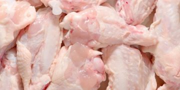 Lợi nhuận của BRF, nhà cung cấp thịt gà Brazil tăng gấp ba nhờ chi phí giảm