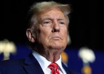 “Trump tức giận về công nghệ tại cuộc biểu tình ở Las Vegas, đe dọa không thanh toán cho phi hành đoàn”