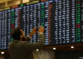 Chứng khoán Pakistan bị hạ cấp xuống thị trường biên giới bởi FTSE Russell