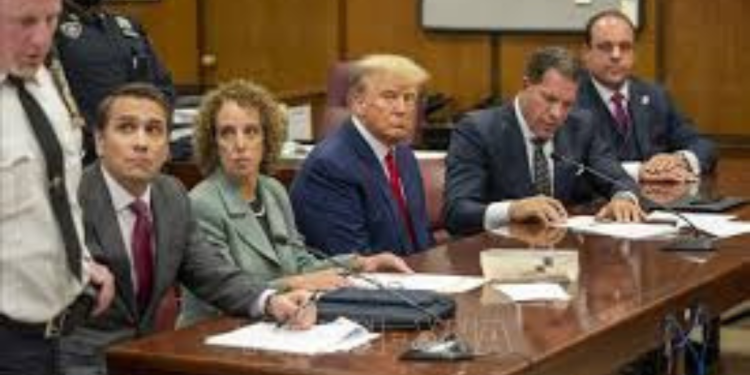 Thẩm phán ra lệnh Donald Trump phải trả 454 triệu đô la, ông tuyên bố bị luật sư ‘xúi giục’ và khẳng định sẽ không rút lui khỏi vụ kiện