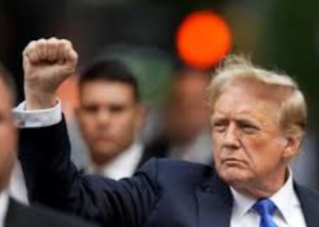 Trump đã chỉ trích quyết định bỏ cuộc của Biden, cho rằng đó là một sự mất mặt và một sự phản bội lớn đối với người Mỹ